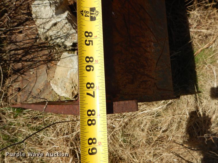 image for item EZ9754 Ford 555D industrial tractor