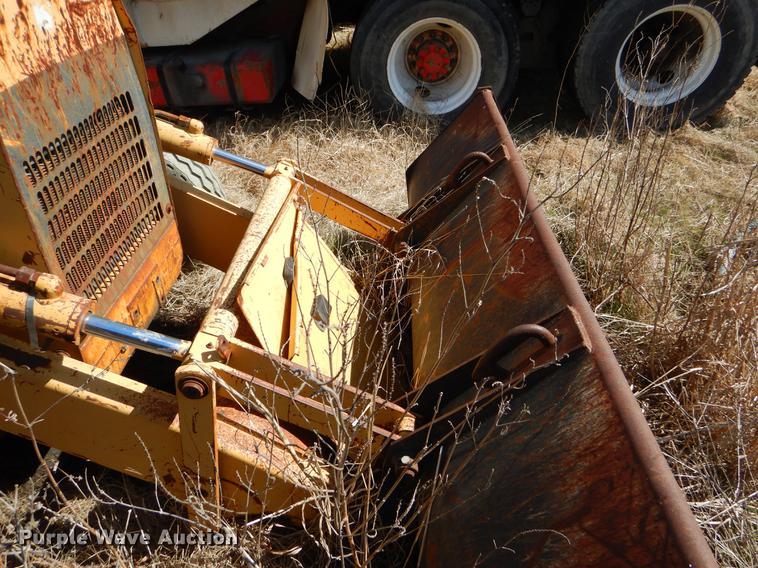 image for item EZ9754 Ford 555D industrial tractor