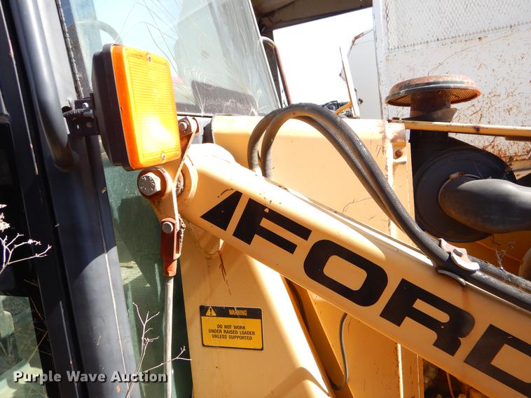 image for item EZ9754 Ford 555D industrial tractor