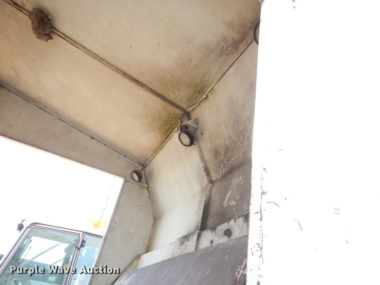 image for item EZ9755 2003 Crane Carrier PLDT240 refuse truck