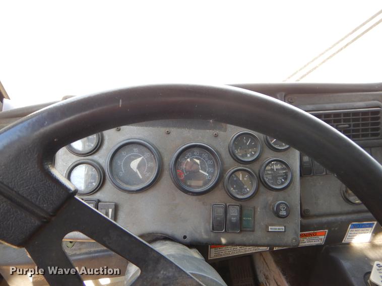 image for item EZ9756 2007 Crane Carrier refuse truck