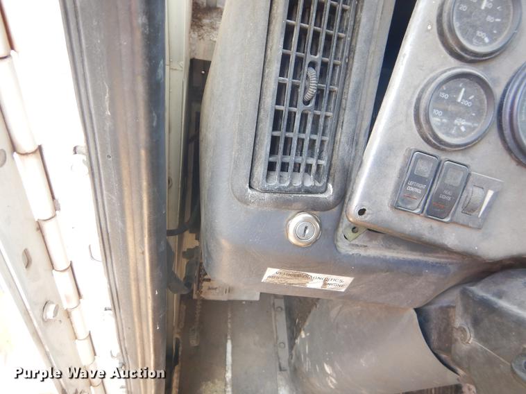 image for item EZ9756 2007 Crane Carrier refuse truck