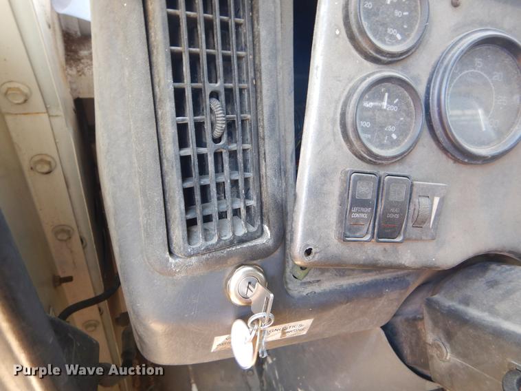 image for item EZ9756 2007 Crane Carrier refuse truck