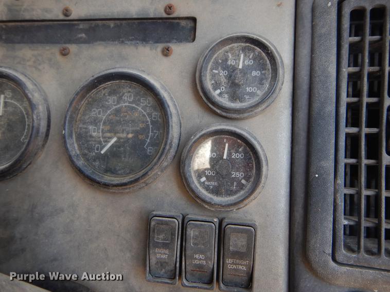 image for item EZ9756 2007 Crane Carrier refuse truck