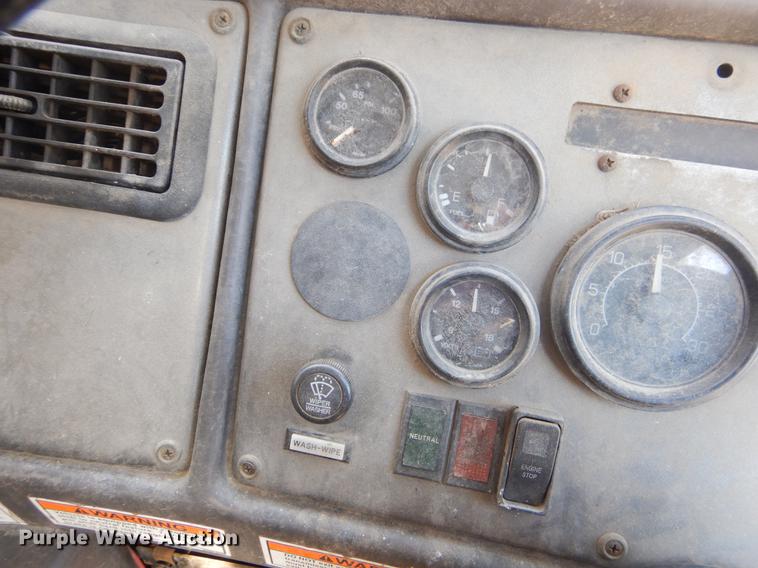 image for item EZ9756 2007 Crane Carrier refuse truck