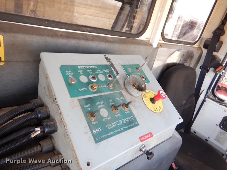 image for item EZ9756 2007 Crane Carrier refuse truck