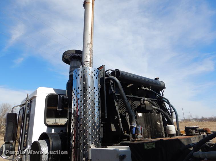 image for item EZ9756 2007 Crane Carrier refuse truck