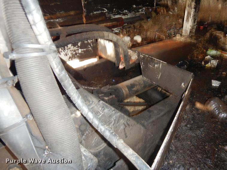 image for item EZ9756 2007 Crane Carrier refuse truck