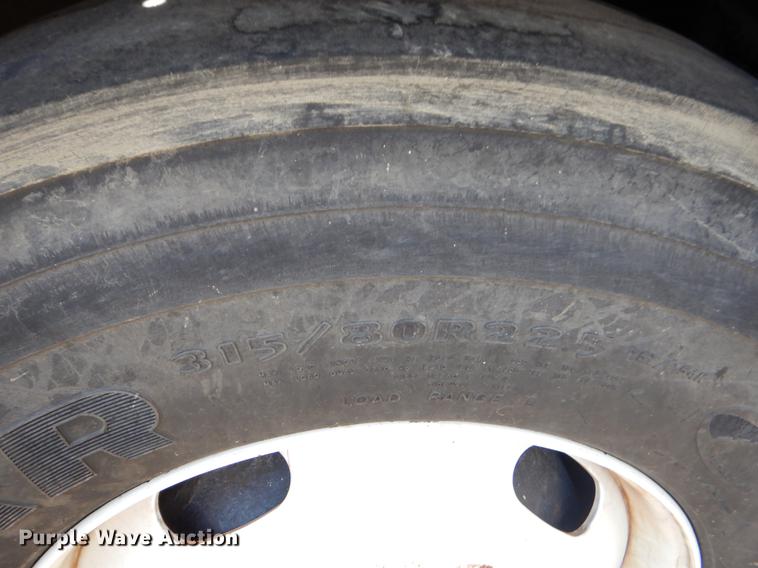 image for item EZ9756 2007 Crane Carrier refuse truck