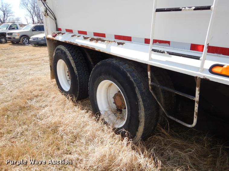 image for item EZ9756 2007 Crane Carrier refuse truck