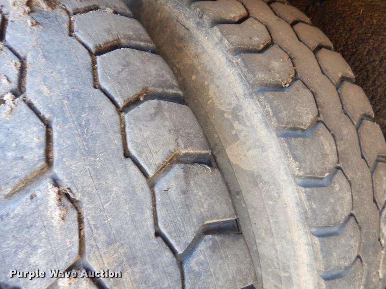 image for item EZ9756 2007 Crane Carrier refuse truck