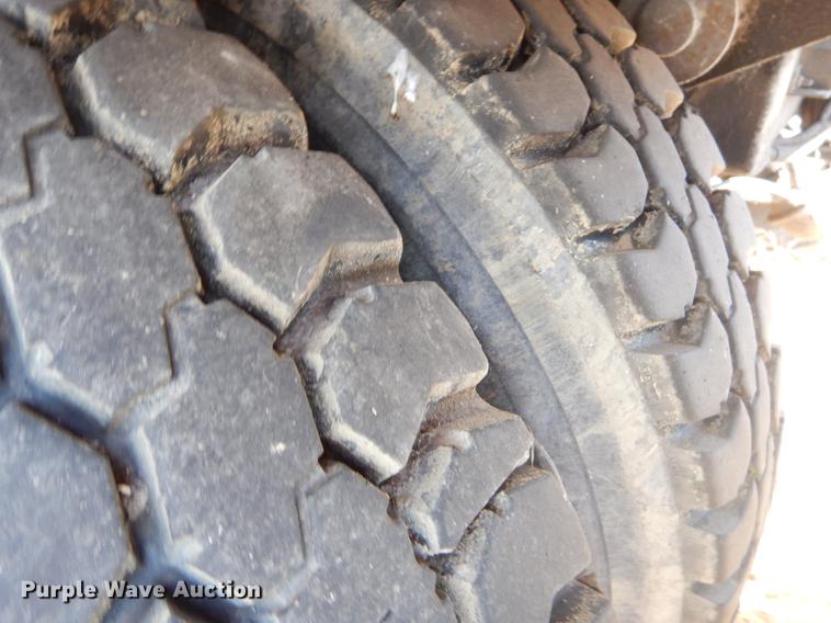 image for item EZ9756 2007 Crane Carrier refuse truck