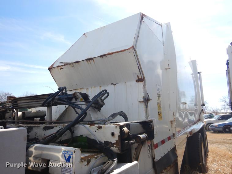 image for item EZ9756 2007 Crane Carrier refuse truck