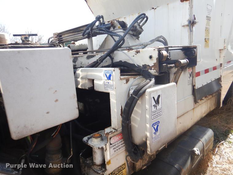 image for item EZ9756 2007 Crane Carrier refuse truck