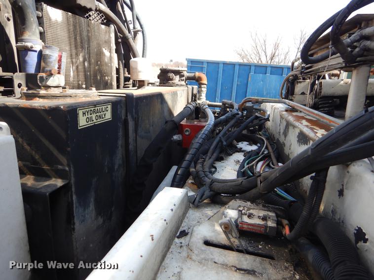 image for item EZ9756 2007 Crane Carrier refuse truck