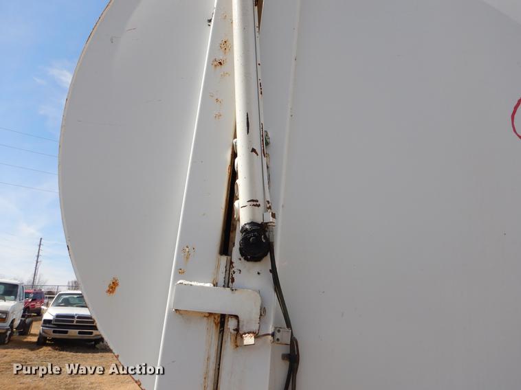 image for item EZ9756 2007 Crane Carrier refuse truck