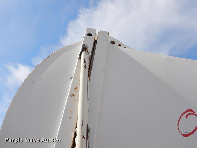 image for item EZ9756 2007 Crane Carrier refuse truck