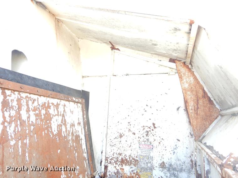 image for item EZ9756 2007 Crane Carrier refuse truck