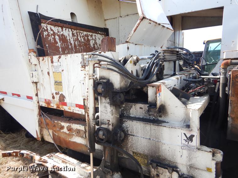 image for item EZ9756 2007 Crane Carrier refuse truck