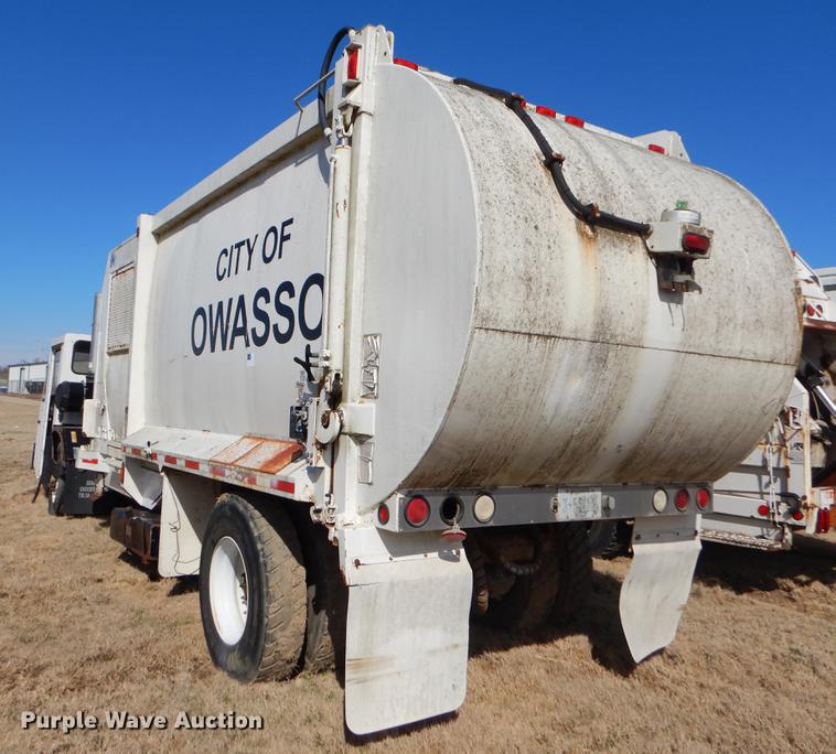 image for item EZ9776 2003 Crane Carrier refuse truck