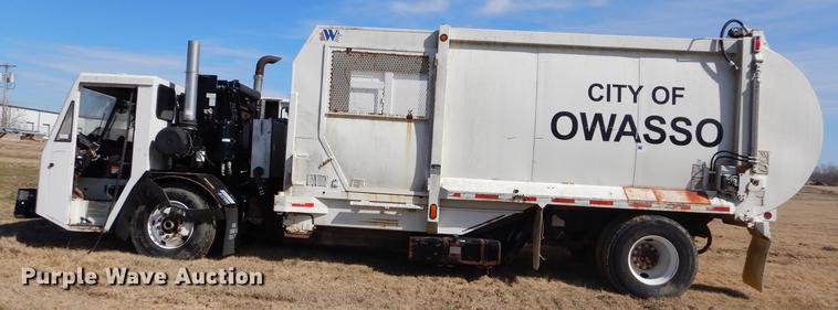 image for item EZ9776 2003 Crane Carrier refuse truck