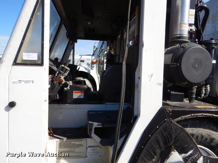 image for item EZ9776 2003 Crane Carrier refuse truck