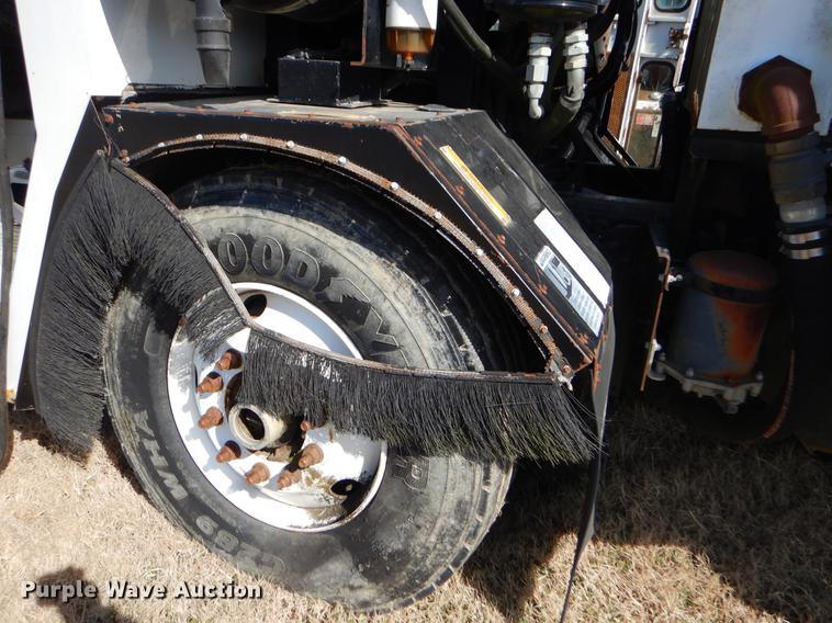 image for item EZ9776 2003 Crane Carrier refuse truck