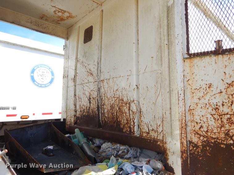 image for item EZ9776 2003 Crane Carrier refuse truck