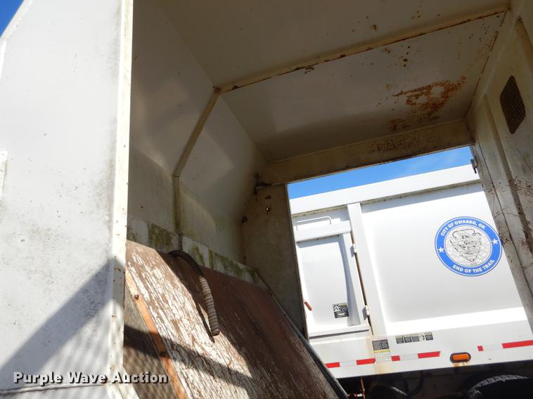 image for item EZ9776 2003 Crane Carrier refuse truck