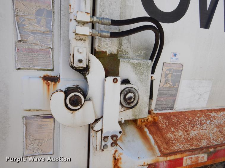 image for item EZ9776 2003 Crane Carrier refuse truck