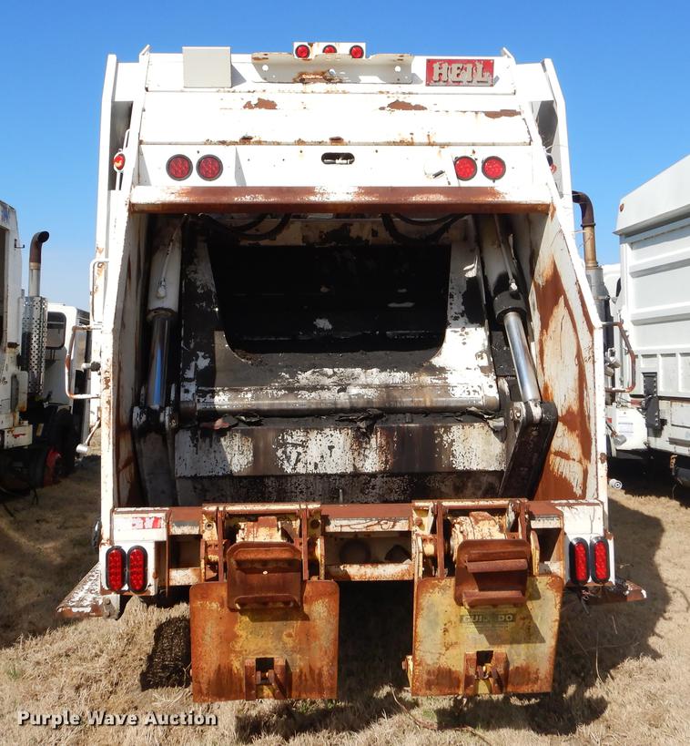 image for item EZ9777 1997 International 4900 refuse truck