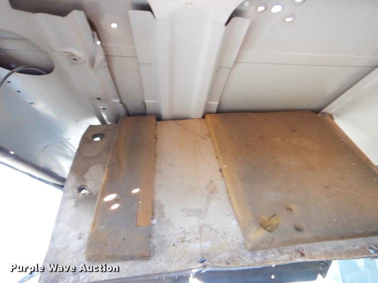 image for item EZ9777 1997 International 4900 refuse truck