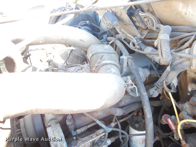 image for item EZ9777 1997 International 4900 refuse truck