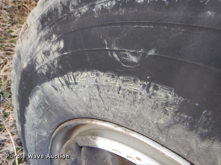 image for item EZ9777 1997 International 4900 refuse truck