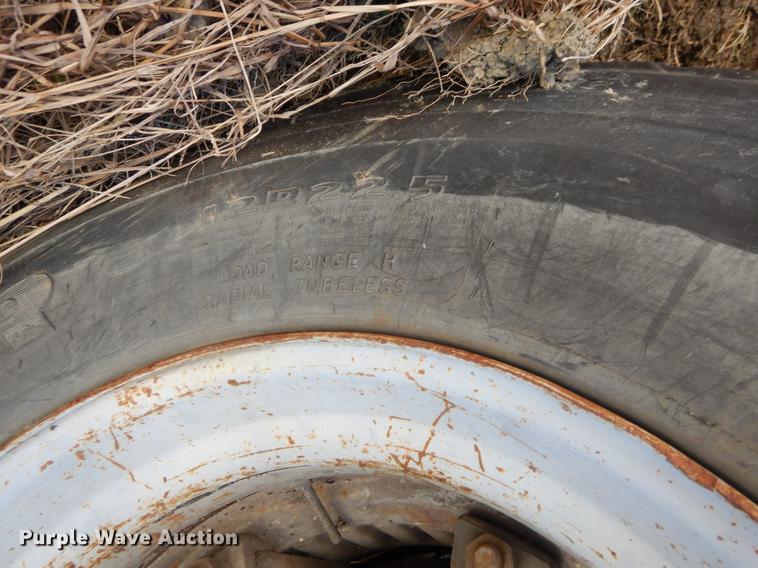 image for item EZ9777 1997 International 4900 refuse truck