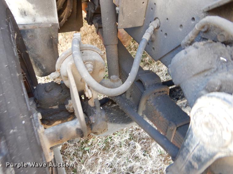 image for item EZ9777 1997 International 4900 refuse truck