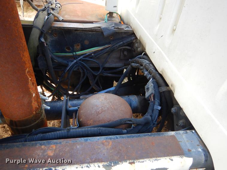 image for item EZ9777 1997 International 4900 refuse truck