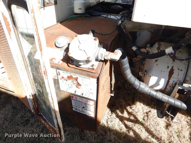 image for item EZ9777 1997 International 4900 refuse truck