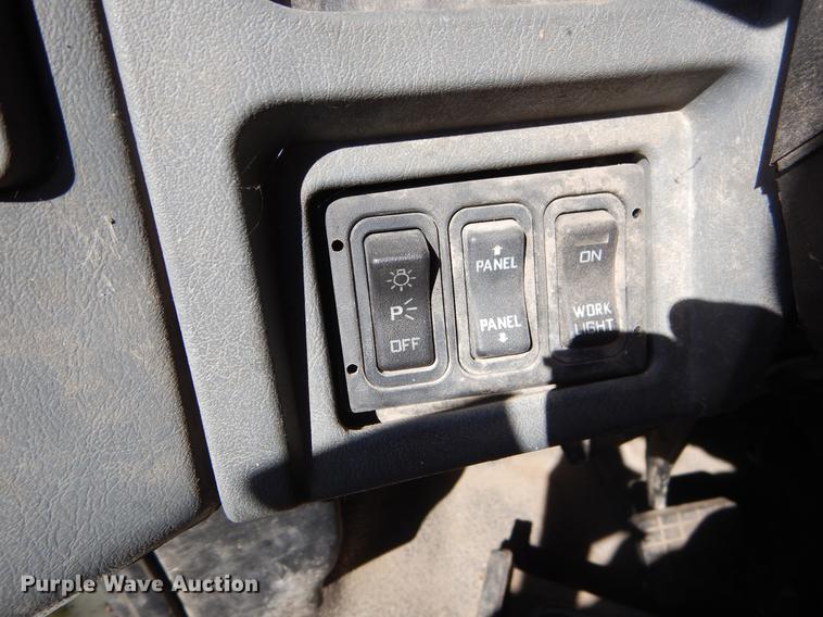 image for item EZ9778 2005 International 7400 refuse truck