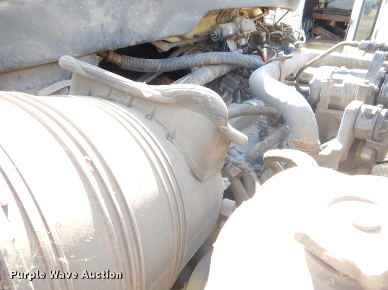 image for item EZ9778 2005 International 7400 refuse truck