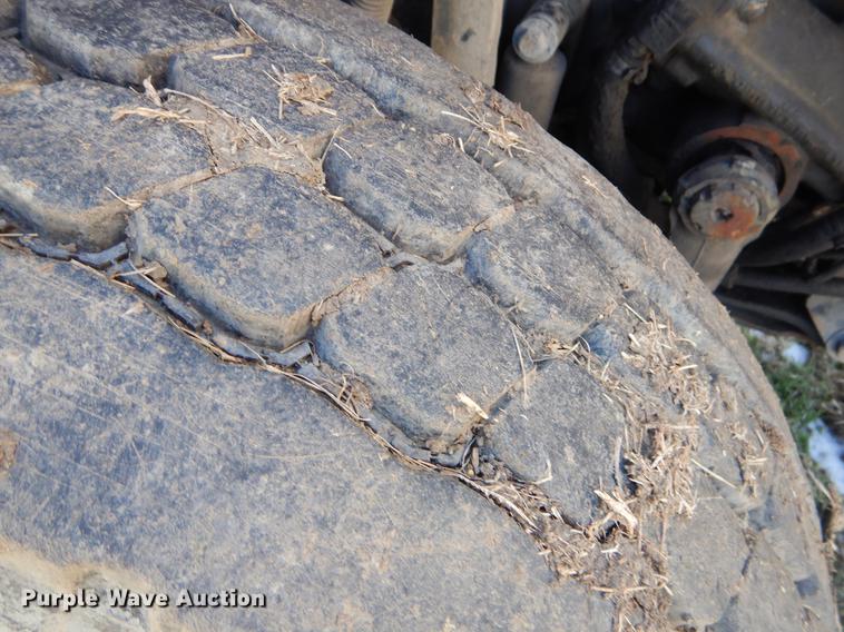 image for item EZ9778 2005 International 7400 refuse truck