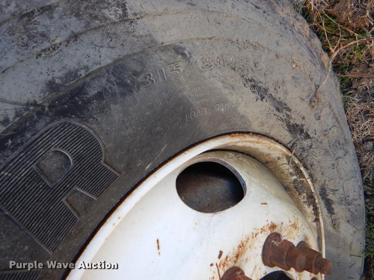 image for item EZ9778 2005 International 7400 refuse truck