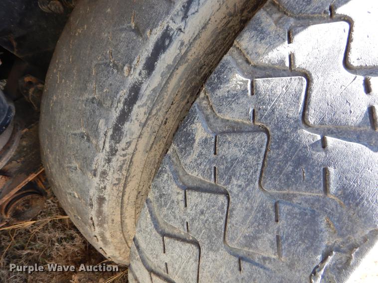 image for item EZ9778 2005 International 7400 refuse truck