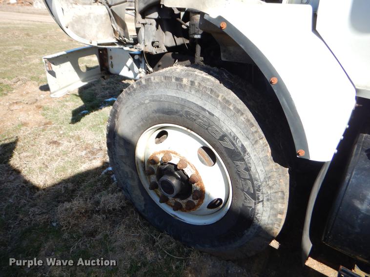 image for item EZ9778 2005 International 7400 refuse truck