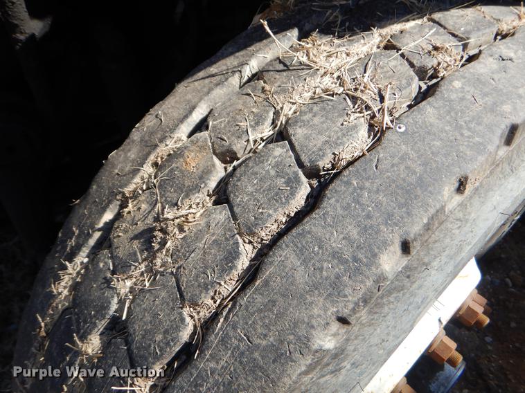 image for item EZ9778 2005 International 7400 refuse truck