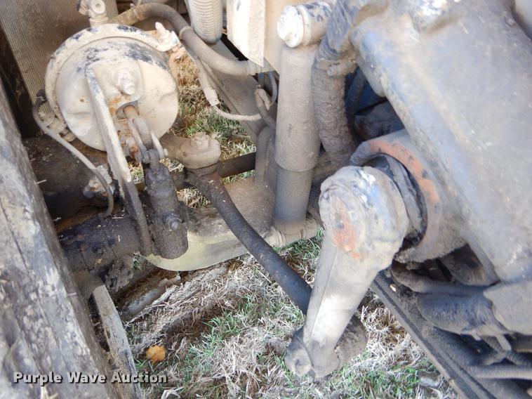 image for item EZ9778 2005 International 7400 refuse truck