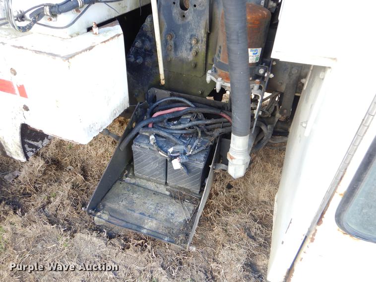 image for item EZ9778 2005 International 7400 refuse truck