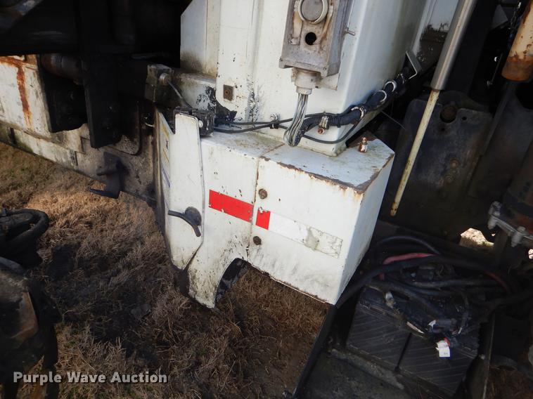 image for item EZ9778 2005 International 7400 refuse truck