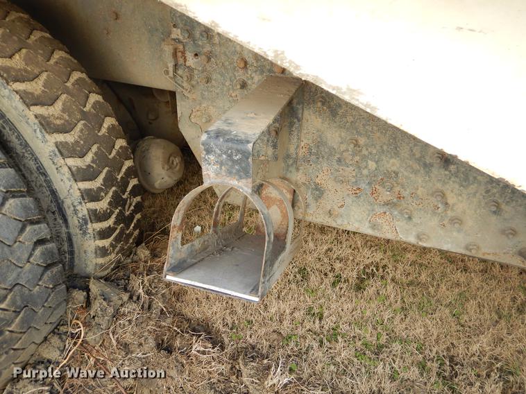 image for item EZ9778 2005 International 7400 refuse truck