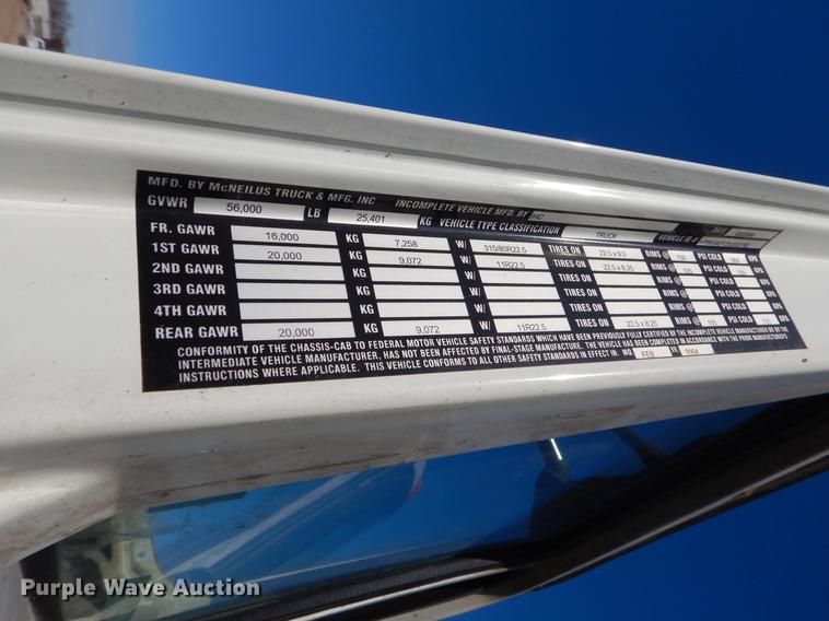 image for item EZ9778 2005 International 7400 refuse truck